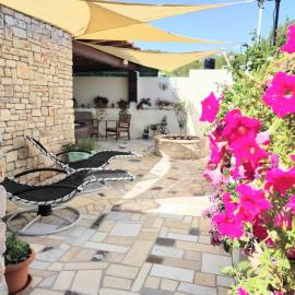 HOLIDAY HOME ZLOPOJE、ヴィスのホテル