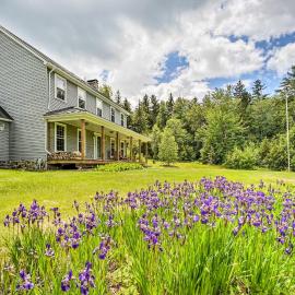 Wilmington Home on 18 Acres ~ 9 Mi to Skiing!, hôtel à Wilmington