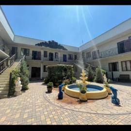 Camelot hotel, hotel in Bishkek