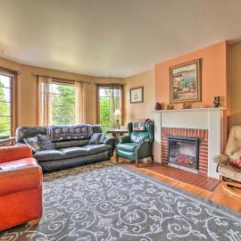 Sault Ste Marie Historic Home, Walk to Town!, hotel in Sault Ste. Marie