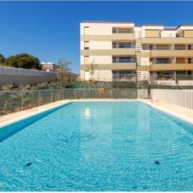 A estrenar amplio con piscina y parking, hótel í Getxo