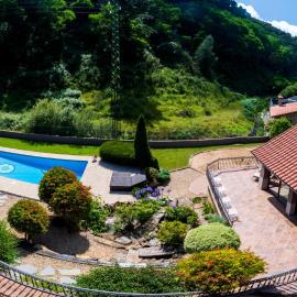 SARREN Villa Pool, hotelli kohteessa Bermeo