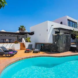 Casa Seara Piscina, Wifi y 400 metro de la playa,, hotel en Arrecife