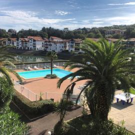 Charmant 2 pièces proche de la plage de Socoa, hotel en Urrugne