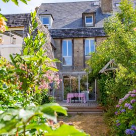 Le 74, hotel in Avranches