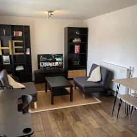 Beautiful apartment right off of Broadway Market