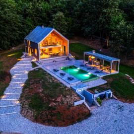 Villa Lovelos โรงแรมในLovinac
