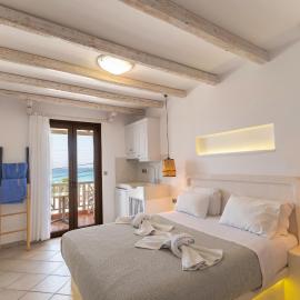 Nikos Apartments and Studios