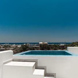 The Tree Houses Santorini、ペリッサのホテル