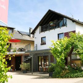Wein & Wohngut Paulushof, Hotel in Pünderich