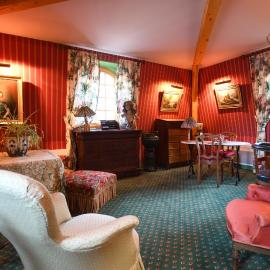 Le Val Clos, appartement dans une maison de maître 19e, hotel a Tanlay