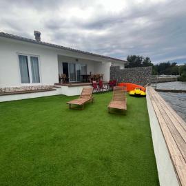Villa Olga - Unique house with private beach, hotel i Ankaran