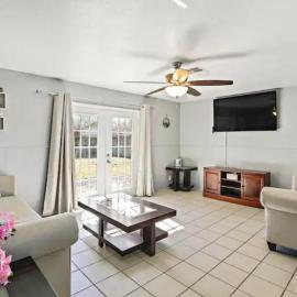 Relaxing Coastal Home Perfect for Families and Work Trips birchwood