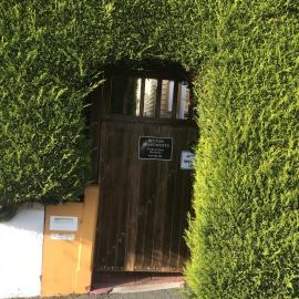 Belton Apartments-Hedge Cottage