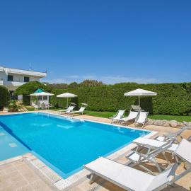 Residence Punta Cassano - In piscina sulla spiaggia di sabbia, hotel in San Foca