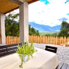 Ferienhaus Sommerfrische Tschengls Bergdorf mit Weitblick und Gartenterrasse, hotel em Lasa