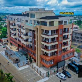 WDC APARTHOTEL - BUEA, hotell i Buea