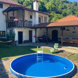 Yovkovata Kyshta, hotel a Chiflik