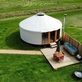 Embrace the Space, hotel a Cwm-Morgan