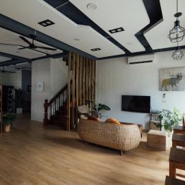 5963 Turn Right B&B โรงแรมในเจียวซี