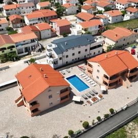 Apartments Villa Lucky，維爾的飯店