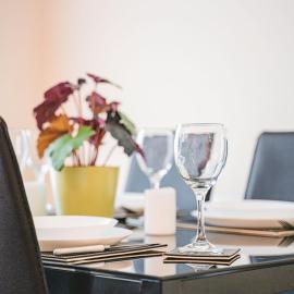Serviced 4 Beds Contractors Accommodation in Sheffield 3 Parking Spaces