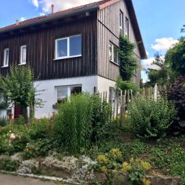 Schöne Suite im Rosengarten
