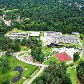Holiday Inn Resort Warsaw Józefów by IHG, hotel em Józefów