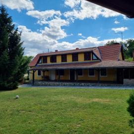 Ducat Slavonije, hotel a Velika