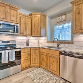1 Mi to Downtown Loveland: Cozy Getaway!, hotel v destinaci Loveland