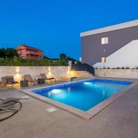 Vila Sole، فندق في ريتنا