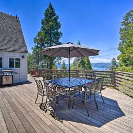 ‘Lakeview Lodge’ Fit for Groups < 1 Mile to Lake!, hotel in Lake Arrowhead