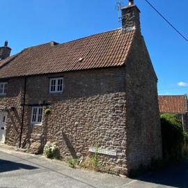 The Nook- A Rustic Cottage in a Beautiful Village., hotel in Draycott