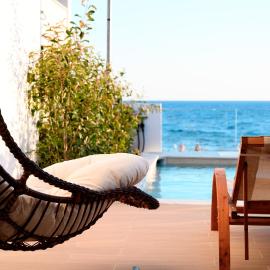 Villa Dorra Coast Suites, hotel a Kanali