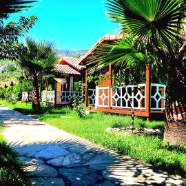 Villa Efsane Hotel, hotel v mestu Cıralı