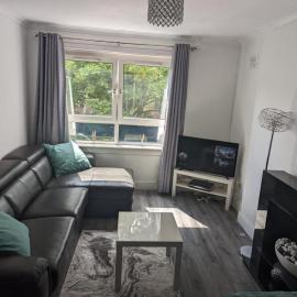 Central 1-Bed Apt Sleeps4 5 mins to Station