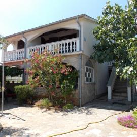 Apartments Miro Kornić, hotel din Kornić