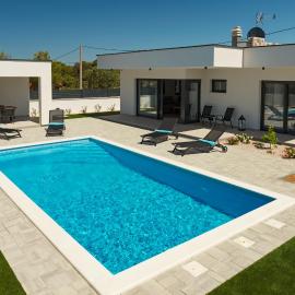 Villa Abelia, hotel i Pirovac