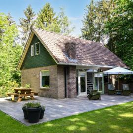 Awesome Home In Meppen With Kitchen, hotel em Meppen