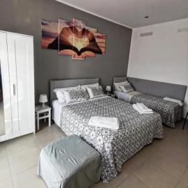Mariclà, hotel v mestu Viagrande