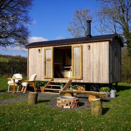 Little Ash Glamping - Luxury Shepherd's Huts, hotel in Newton Abbot