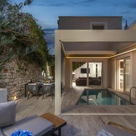 Villa Arca, sea view/sauna/open/closed/heated pool, hotel en Nin