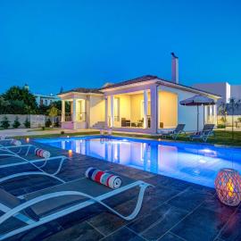 Villa Sofinta by Villa Plus, Hotel in Kalpaki