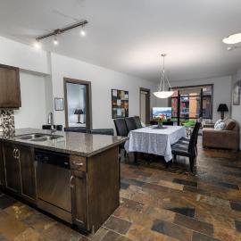 Upgraded lakeside resort dream vacation home