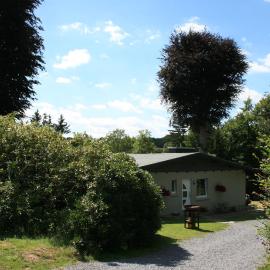 Gîte L'à côté, bungalow plain-pied sans vis-à-vis., hotel u gradu Spa