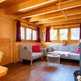 Chalet Kira mit Hotpot, hotel en Bellwald