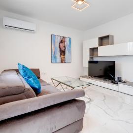 Stylish 2BR Apartment in central St Julians