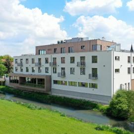 Hotel VIVO, hotel in Schierling