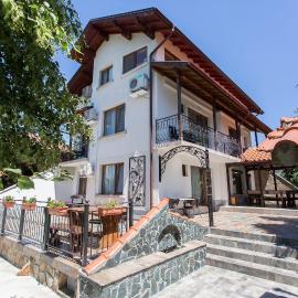 Къща за гости Перуника, hotel i Sapareva Banya