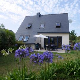Holiday Home in Plouneour near Sandy Beach, hotel a Brignogan-Plage